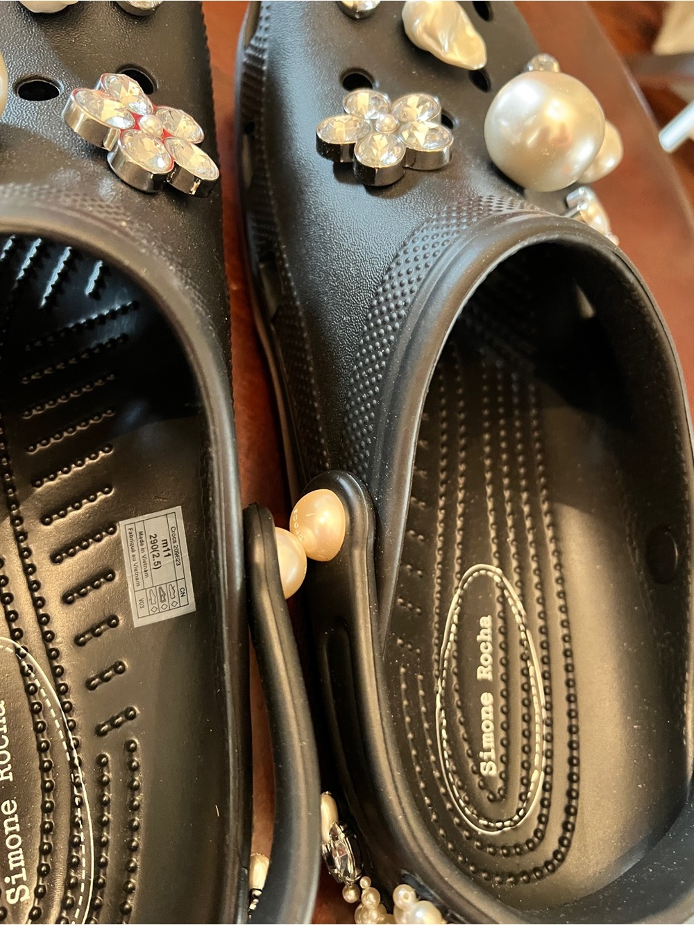 SIMONE ROCHA x CROCS Classic Clog in Black Pearls Rhinestones Limited Edition - Picture 9 of 12